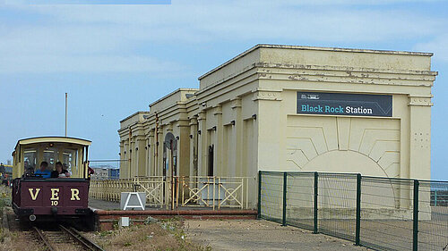 Black Rock Station by Les Kenward